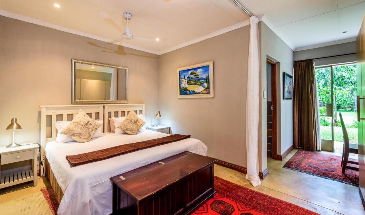 Khaya Ndlovu Safari Manor Villa Hoedspruit Room photo