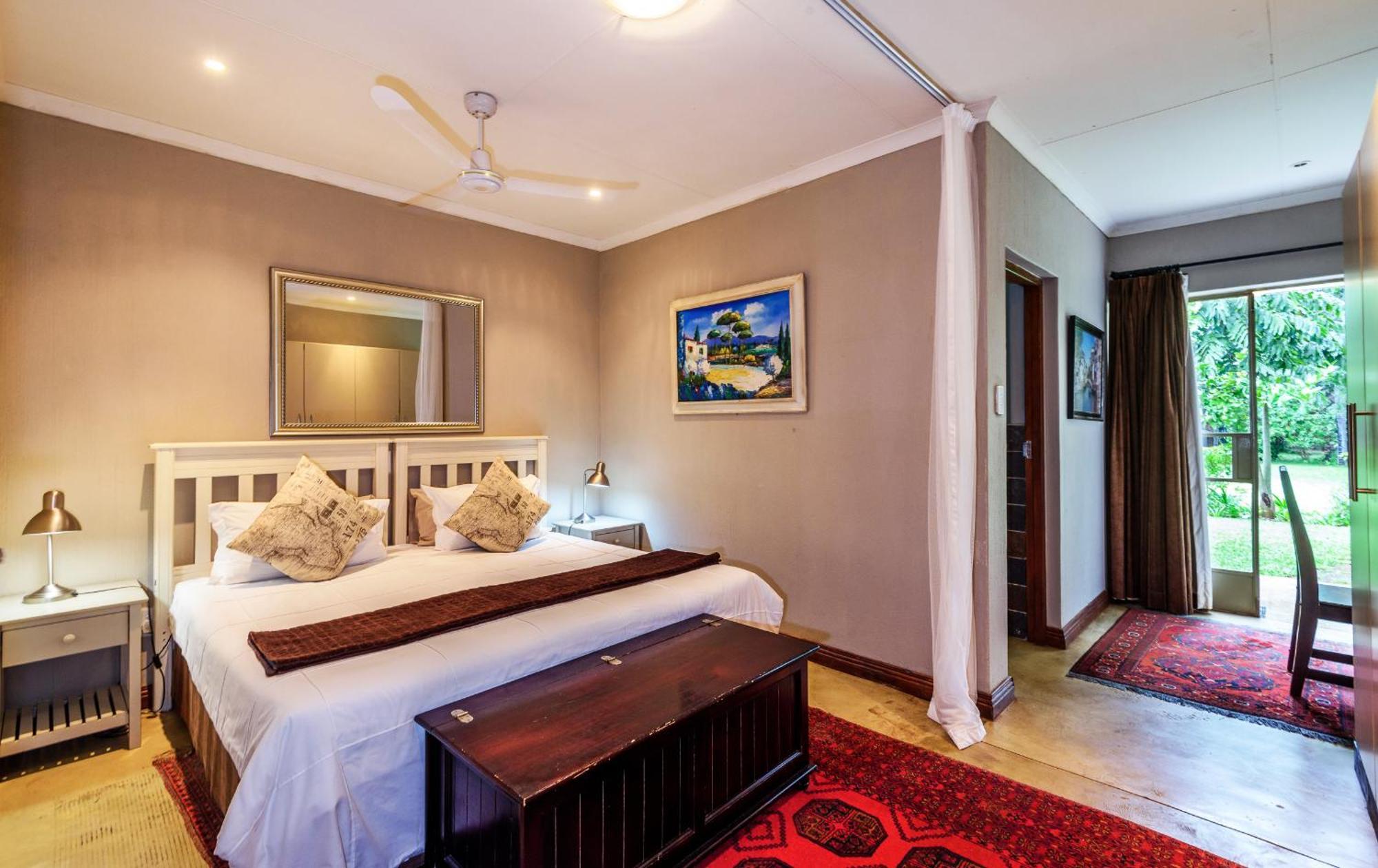 Khaya Ndlovu Safari Manor Villa Hoedspruit Room photo